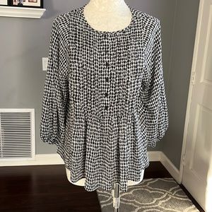 Max Studio Black White Printed Pintuck Top